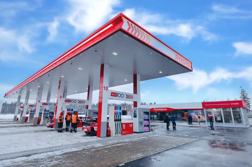 ЛУКОЙЛ ЗАВЕРШИЛ СТРОИТЕЛЬСТВО СРАЗУ ДВУХ АЗС НА ТРАССЕ М-11 «НЕВА»